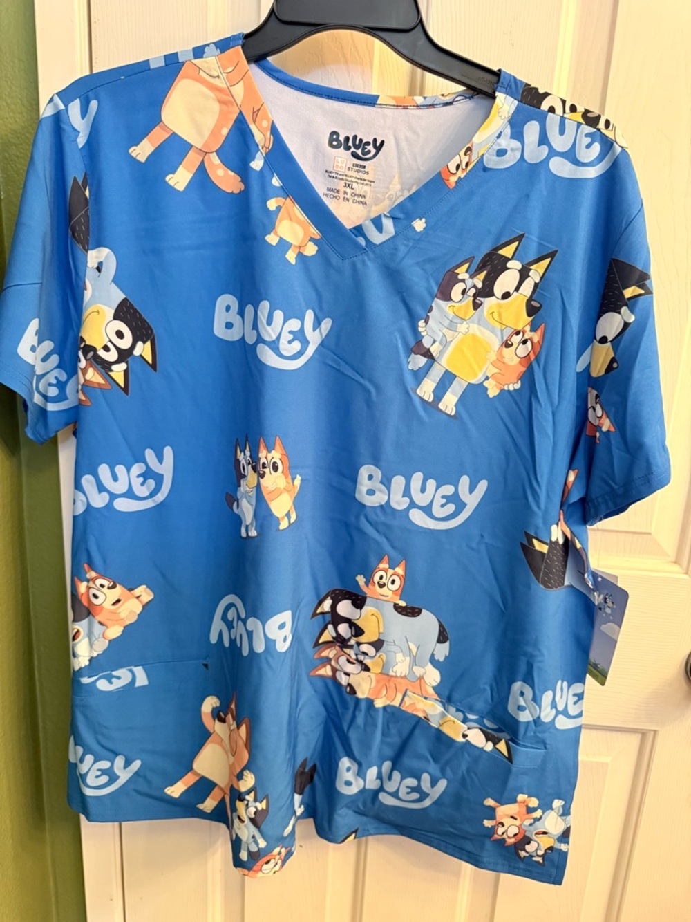 Bluey nurses Scrubs top - Womens size 3XL   - NEW